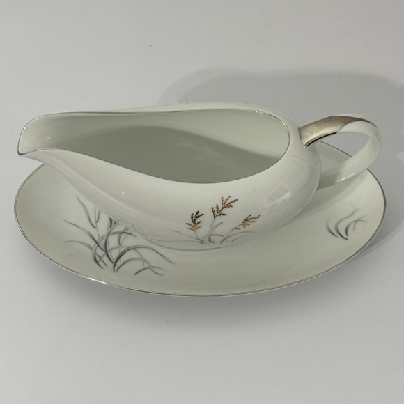 Whisper 1751 Fine China Gravy Boat with Attached Underplate - Picture 1 of 6